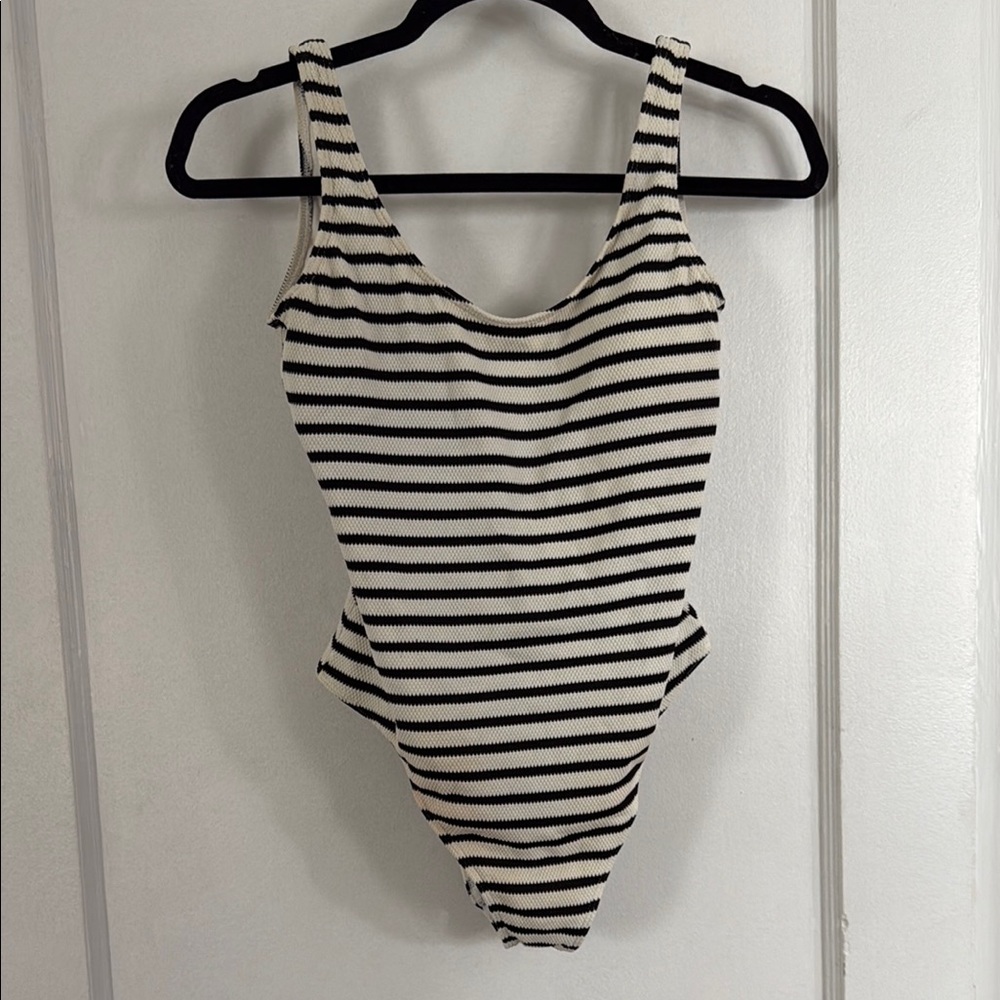 Abercrombie & Fitch Black and White One Piece Swimsuit